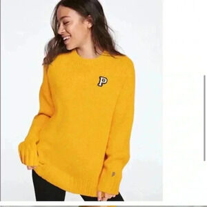 Two PINK Victoria Secret knitted boyfriend sweaters …